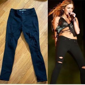 Universal thread black distressed jeans size 2/26R